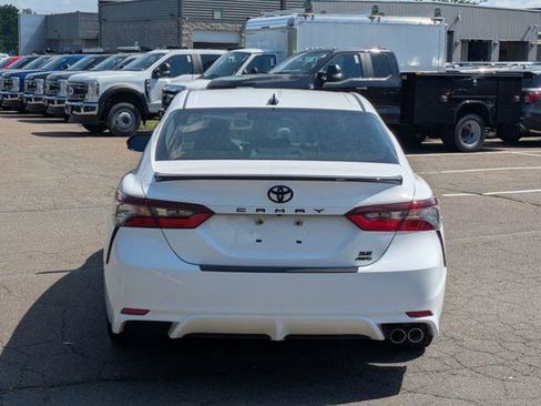 Used 2021 Toyota Camry SE AWD/4WD image 4