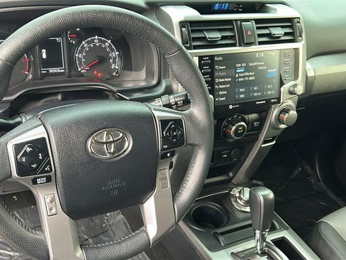 Used 2020 Toyota 4Runner SR5 Premium AWD/4WD image 10