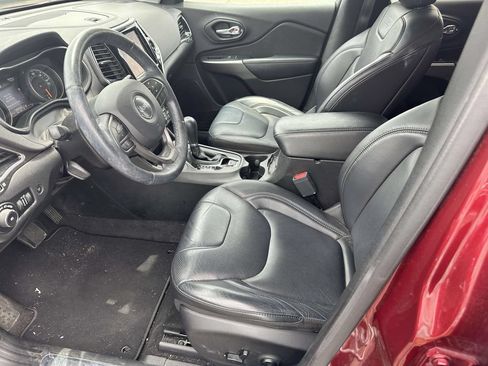 Used 2019 Jeep Cherokee Limited AWD/4WD image 18