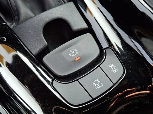 Used 2019 Toyota C-HR XLE FWD image 23