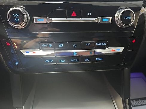 Used 2022 Ford Explorer ST-Line image 21