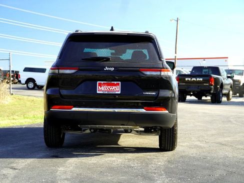 New 2025 Jeep Grand Cherokee Laredo image 7
