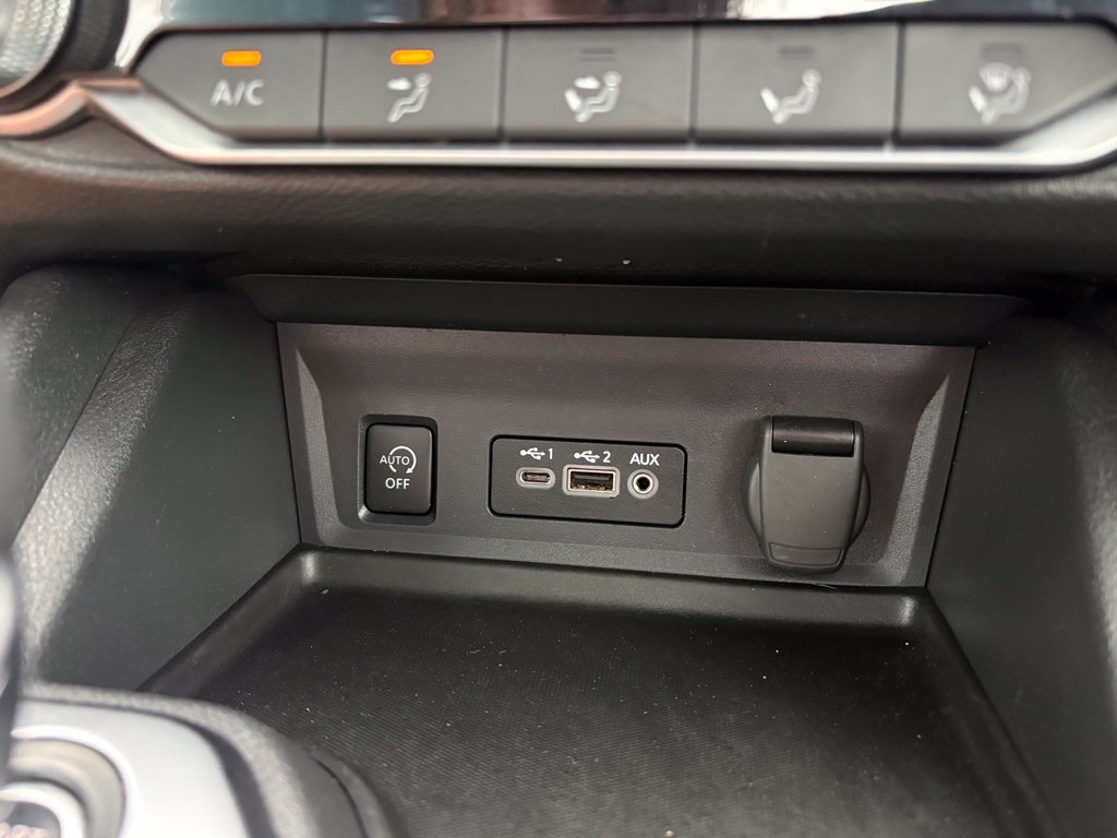 Used 2024 Nissan Sentra SV FWD image 11