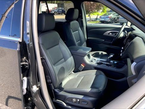 Used 2023 Chevrolet Traverse LT w/ LPO, Floor Liner Package AWD/4WD image 6