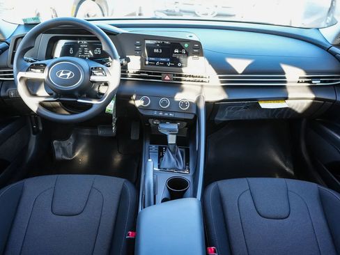 New 2026 Hyundai Elantra SE image 15