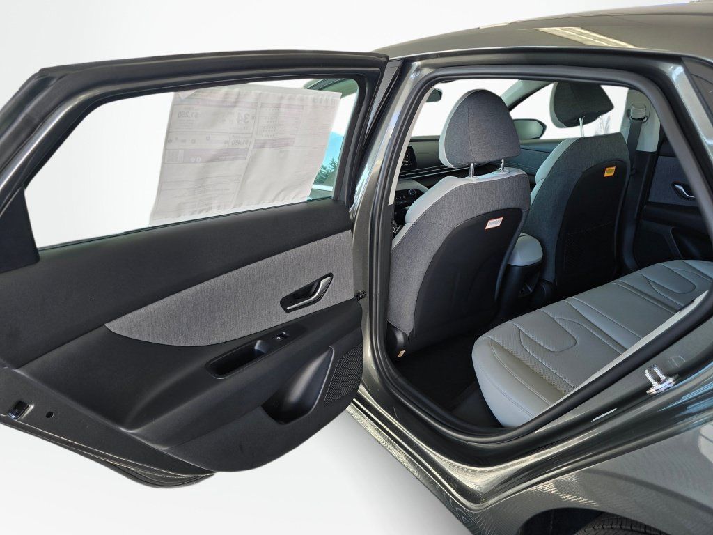 New 2026 Hyundai Elantra Limited FWD image 35