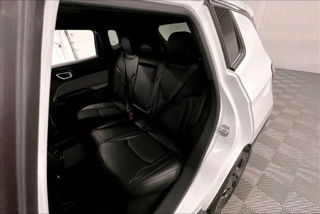 Used 2023 Jeep Compass Latitude w/ Sun and Sound Group AWD/4WD image 25