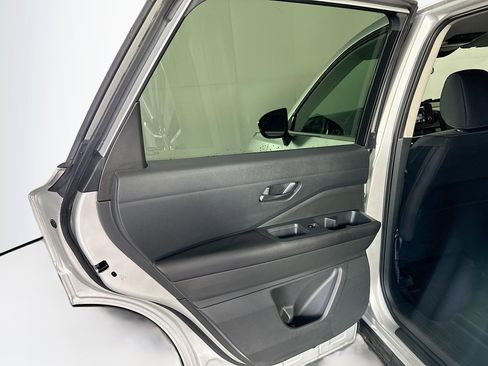 Used 2025 Nissan Pathfinder SV image 26