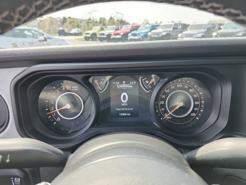 Used 2025 Jeep Gladiator Sport image 25