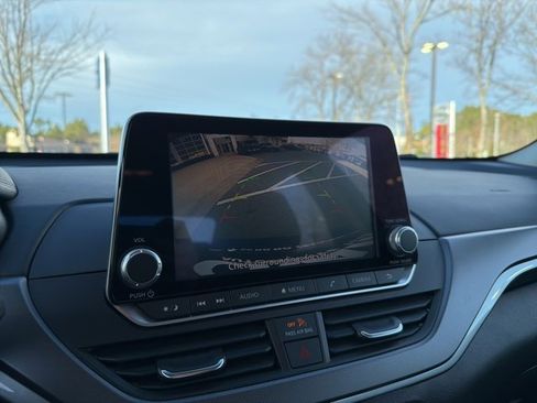 Used 2024 Nissan Altima 2.5 SR image 16