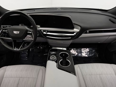 Used 2025 Cadillac Lyriq Luxury image 12