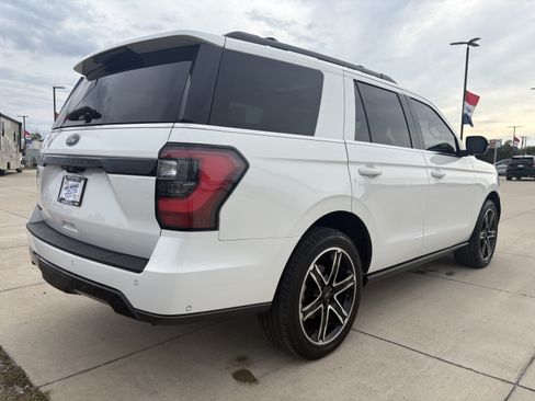 Used 2021 Ford Expedition Limited AWD/4WD image 6