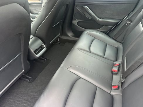 Used 2023 Tesla Model 3 Standard Range image 12