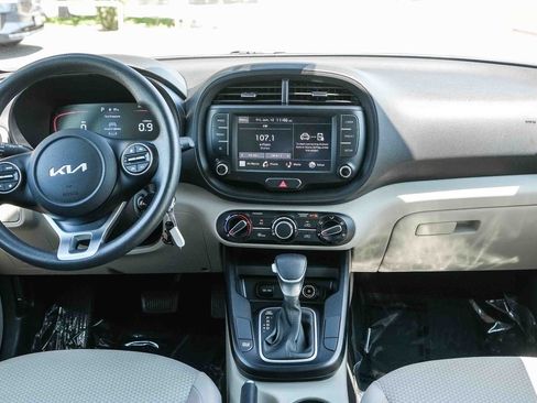 Used 2023 Kia Soul LX FWD image 12