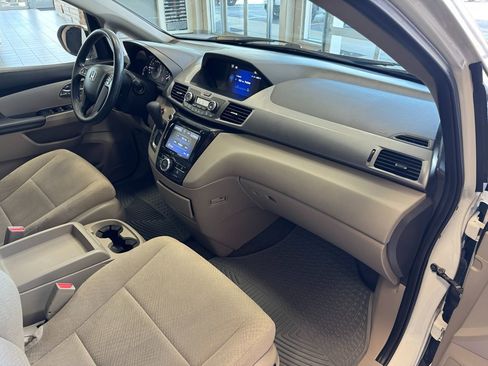 Used 2016 Honda Odyssey EX image 17