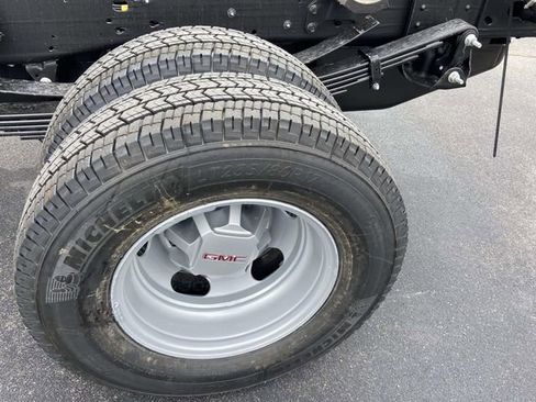 New 2026 GMC Sierra 3500 Pro w/ Convenience Package image 6