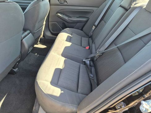 Used 2025 Nissan Altima 2.5 SV FWD image 18