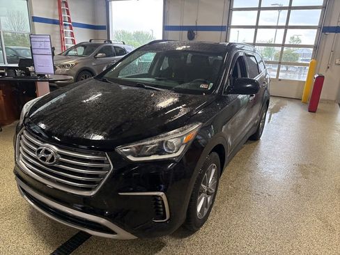 Used 2017 Hyundai Santa Fe SE FWD image 5