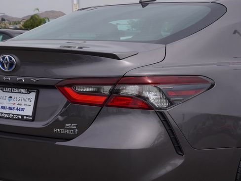 Used 2022 Toyota Camry SE w/ Cold Weather Package FWD image 12