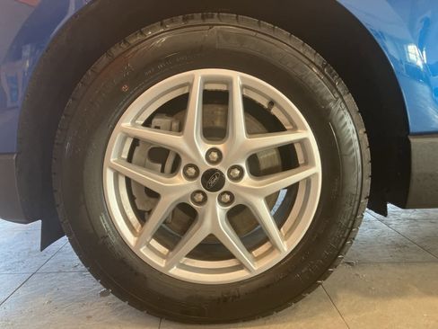 Used 2023 Ford Edge SEL w/ Convenience Package image 9