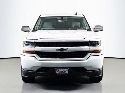 Used 2018 Chevrolet Silverado 1500 Custom image 2