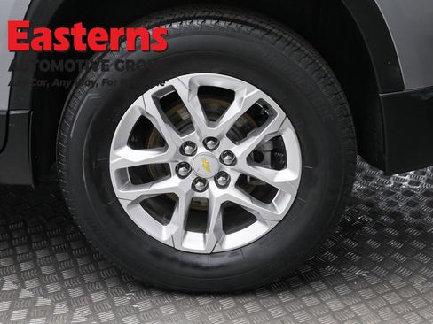 Used 2023 Chevrolet Traverse LS w/ Safety Package image 8