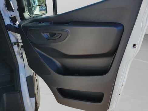 Used 2025 Mercedes-Benz Sprinter 2500 image 29