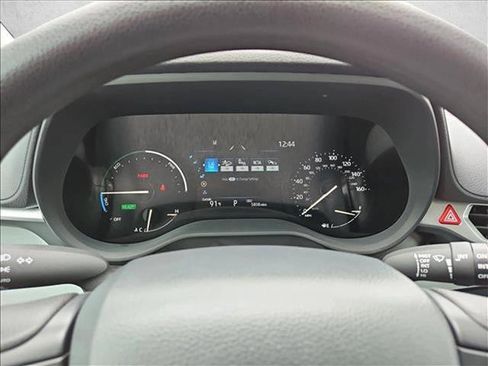 Used 2026 Toyota Sienna LE FWD image 11