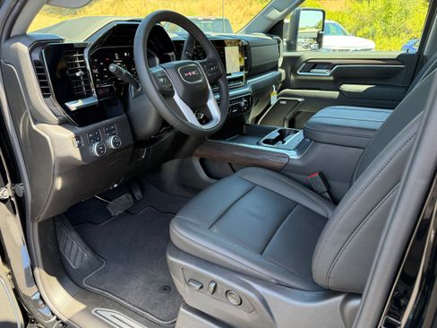 New 2025 GMC Sierra 2500 SLT w/ SLT Premium Package image 12