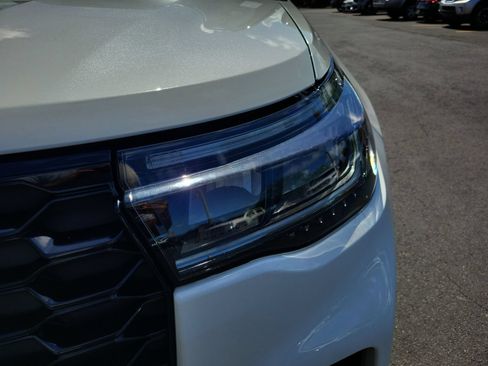 Used 2025 Ford Explorer ST-Line w/ Premium Package RWD image 11