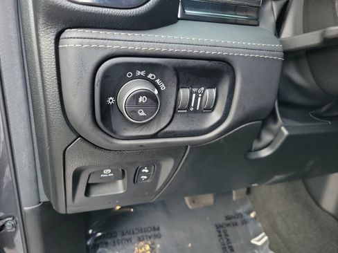 Used 2024 RAM 1500 Limited AWD/4WD image 17