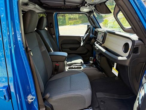 New 2025 Jeep Wrangler Unlimited Sport image 19