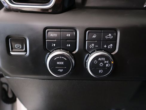 Used 2024 GMC Sierra 2500 Denali w/ Denali Reserve Package image 9