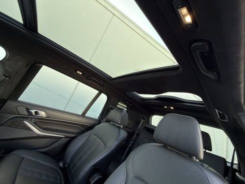 Used 2022 BMW X7 M50i AWD/4WD image 29