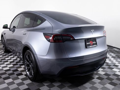 Used 2025 Tesla Model Y Long Range image 5