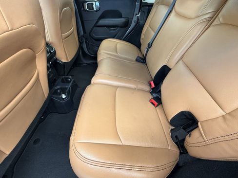 Used 2021 Jeep Wrangler Unlimited Sahara AWD/4WD image 27