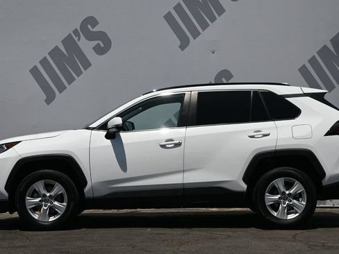 Used 2021 Toyota RAV4 XLE FWD image 6