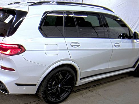 Used 2023 BMW X7 xDrive40i w/ M Sport Package AWD/4WD image 2