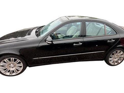 Used 2007 Mercedes-Benz E 350 4MATIC Sedan image 2