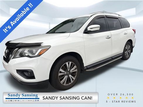 Used 2017 Nissan Pathfinder SV FWD image 1