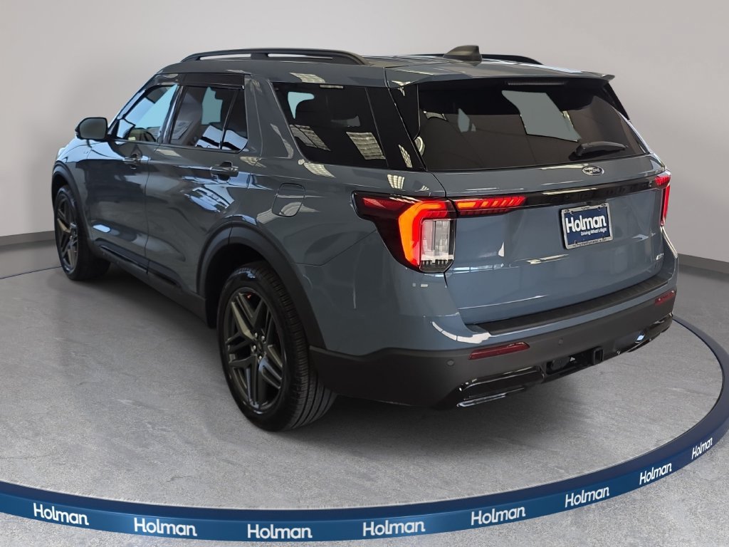 Used 2025 Ford Explorer ST-Line w/ Premium Package AWD/4WD image 8