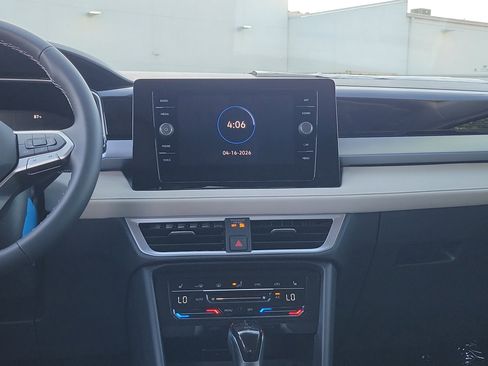 New 2026 Volkswagen Taos SE FWD image 5
