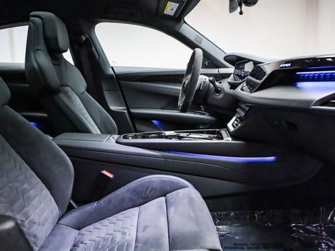 Used 2024 Audi e-tron GT Premium Plus image 26