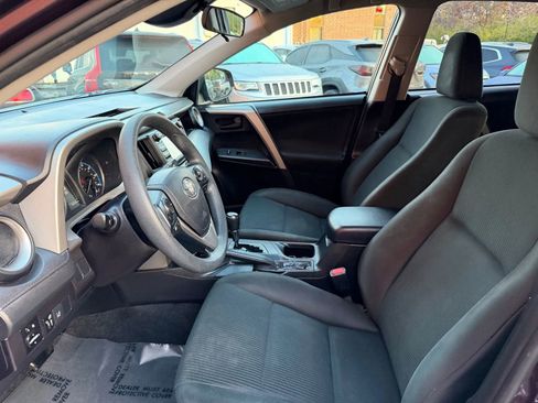 Used 2018 Toyota RAV4 LE image 13