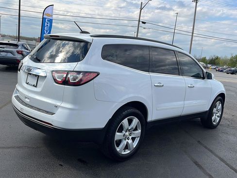 Used 2017 Chevrolet Traverse LT w/ Style and Technology Package FWD image 6