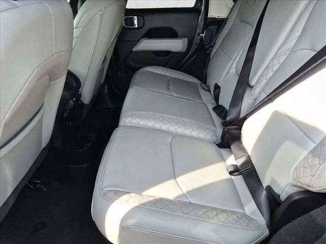 Used 2021 Jeep Wrangler Unlimited Sahara AWD/4WD image 25