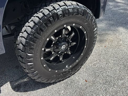 Used 2017 Ford F150 Platinum w/ Equipment Group 701A Luxury AWD/4WD image 34