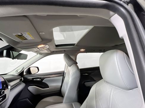 Used 2023 Toyota Highlander Platinum AWD/4WD image 21