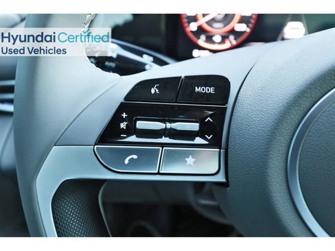 Certified 2025 Hyundai Elantra SEL image 18