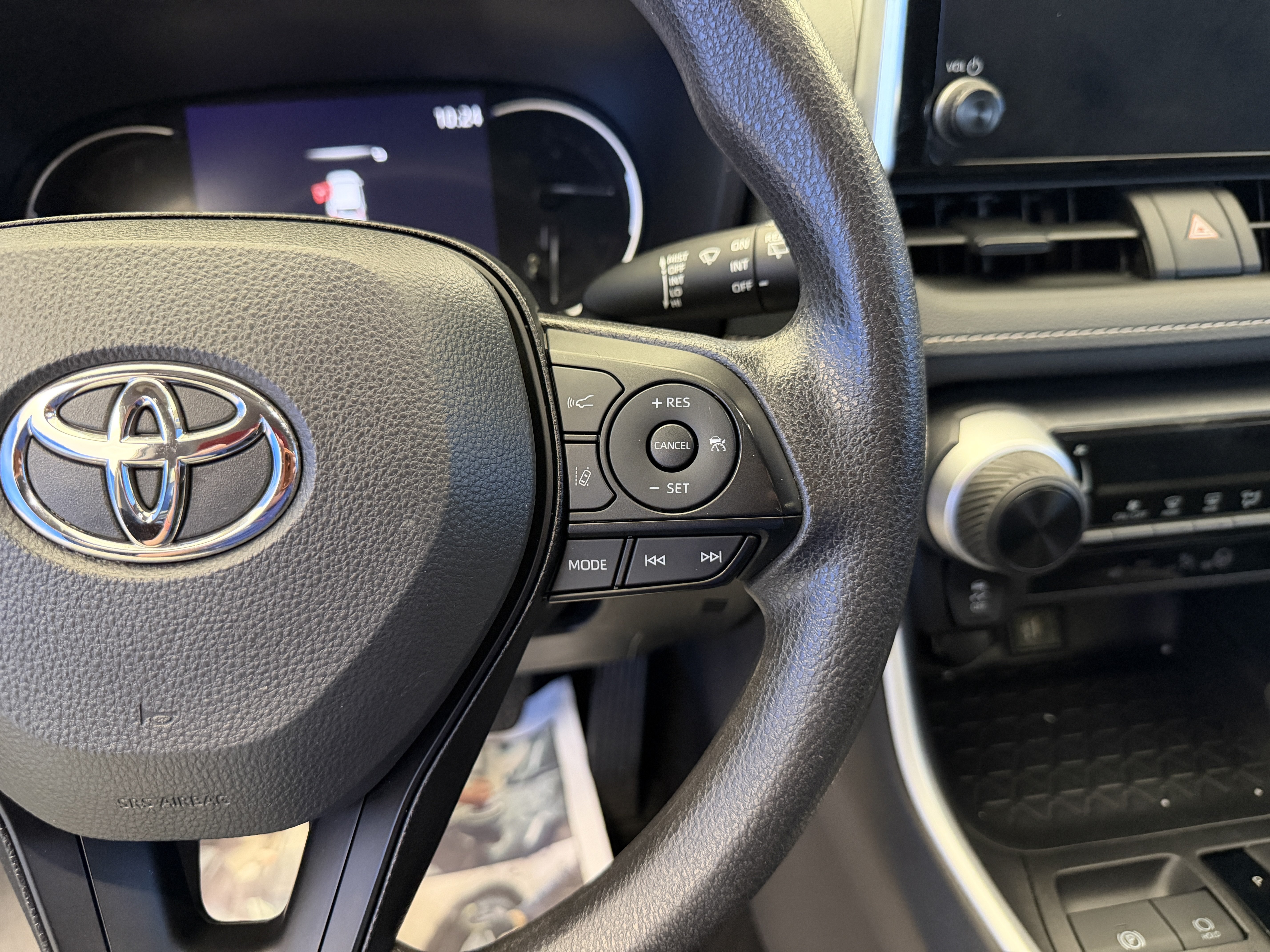 Used 2024 Toyota RAV4 LE FWD image 15